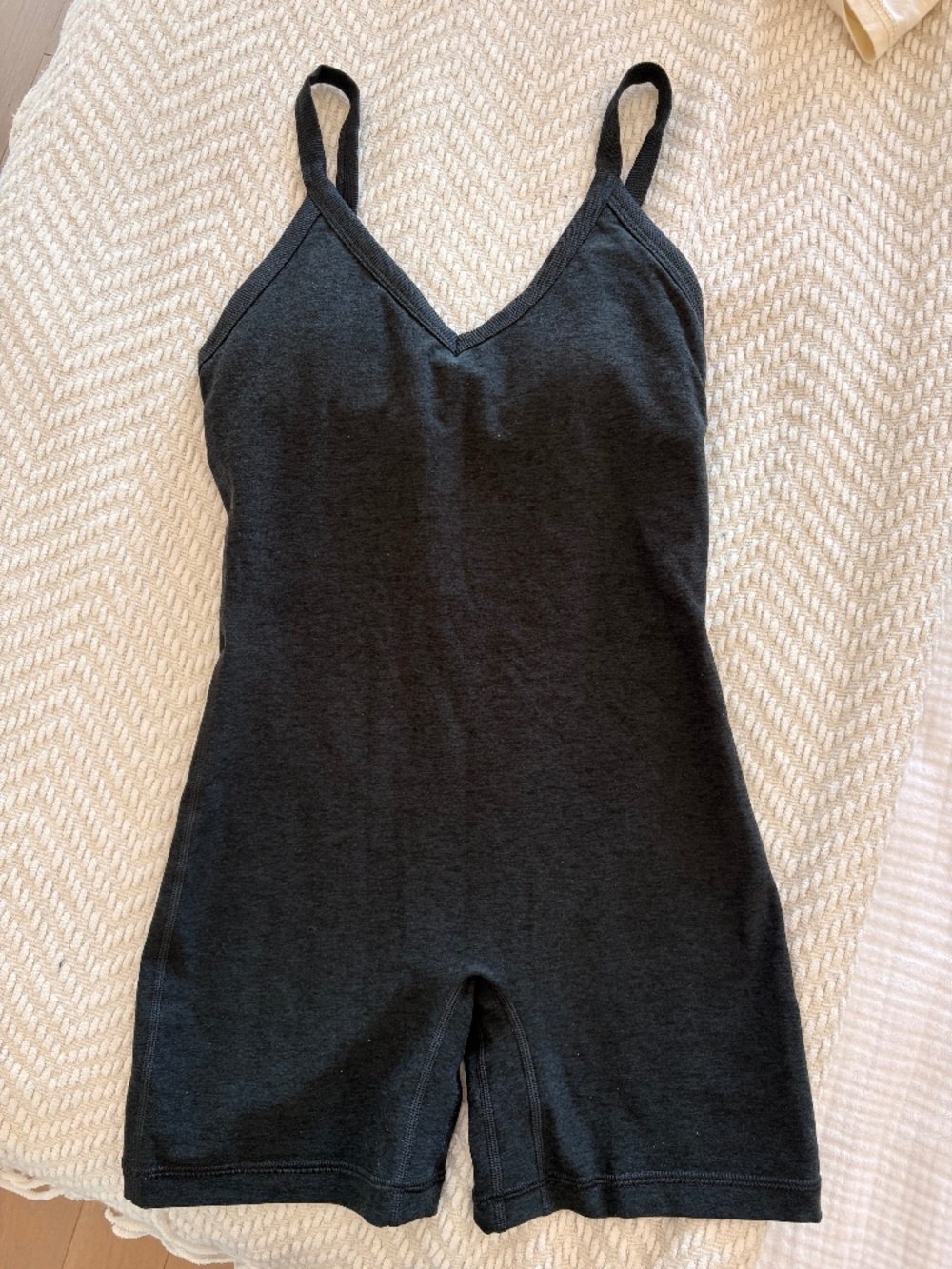 Aritzia jumpsuit size xs